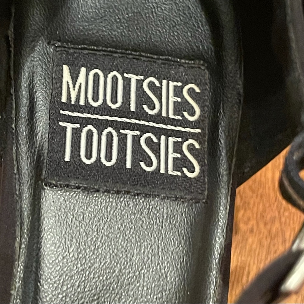 8.5 M Mootsies Tootsies strapped sandle heel - Picture 5 of 8